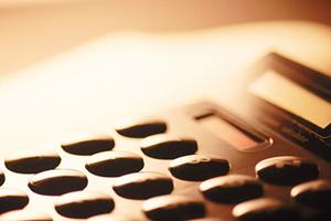 特殊な骨伝道タイプのイヤホンの販売会社